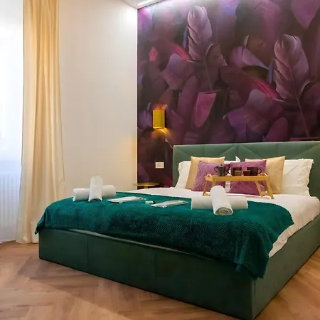 3 Suites, Freestanding Tub, Xl Luxury Apartment