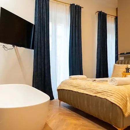 3 Suites, Freestanding Tub, Xl Luxury Apartment Rome